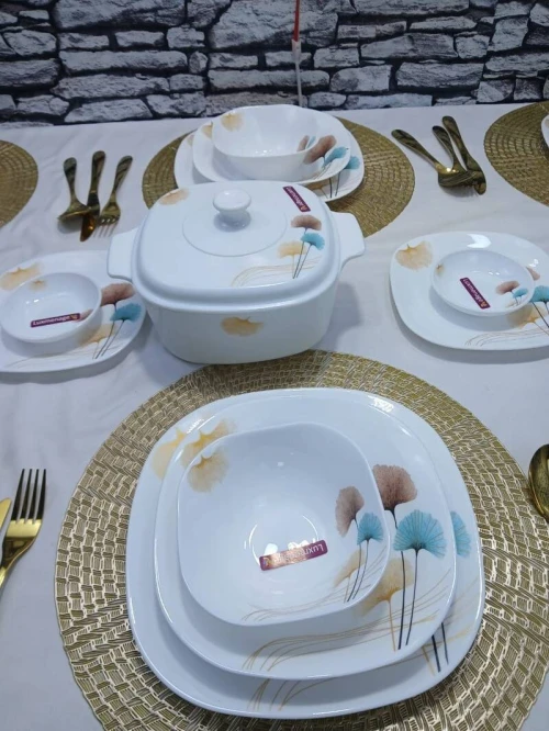 Service A Tabel 32 Piece Motif 2