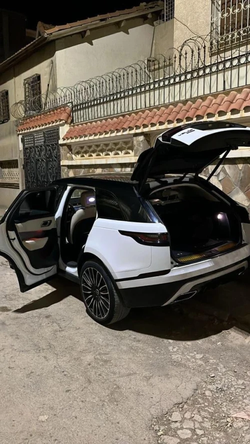 Land Rover Land Rover  2018 Premium 