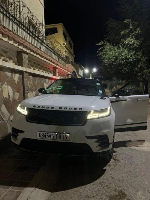 Land Rover Land Rover  2018 Premium 