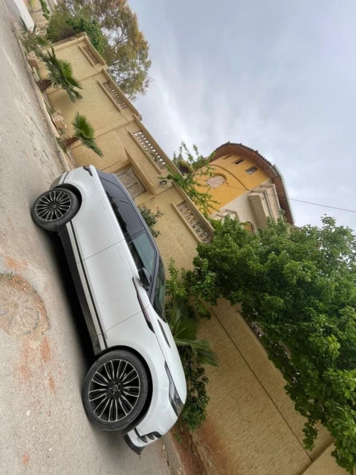 Land Rover Land Rover  2018 Premium 