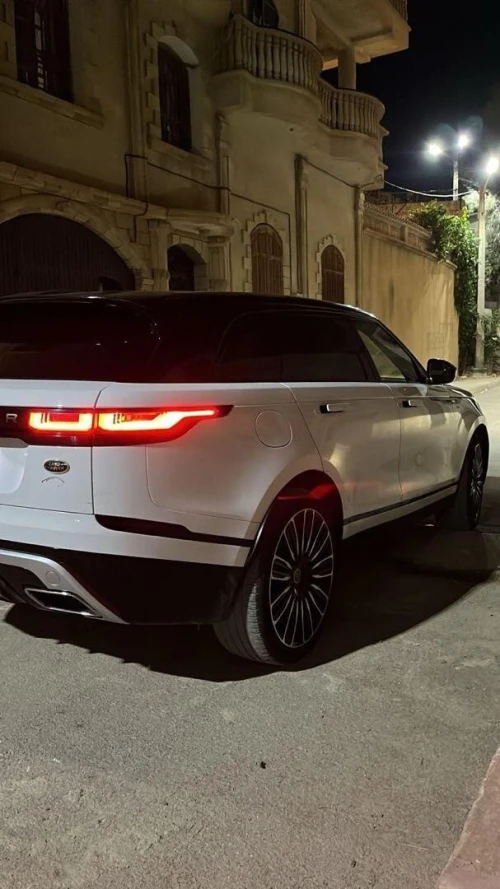 Land Rover Land Rover  2018 Premium 