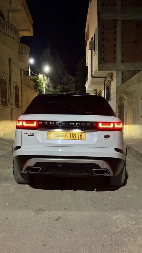 Land Rover Land Rover  2018 Premium 