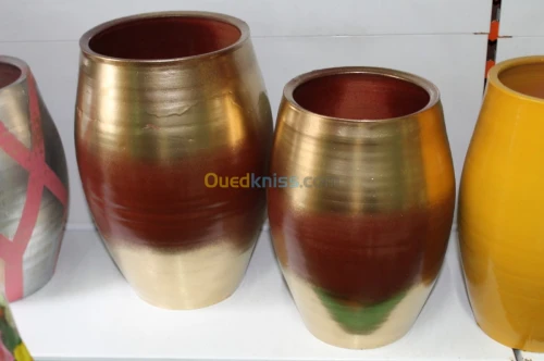 POT EN TERRE CUITE UN ENSEMBLE DE 2
