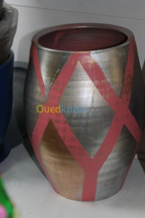 POT EN TERRE CUITE UN ENSEMBLE DE 2