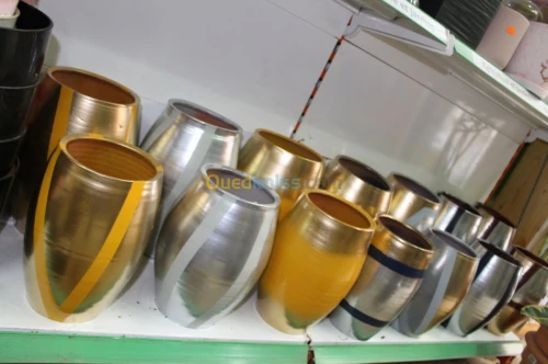 POT EN TERRE CUITE UN ENSEMBLE DE 2