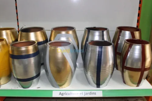 POT EN TERRE CUITE UN ENSEMBLE DE 2