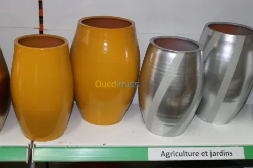 POT EN TERRE CUITE UN ENSEMBLE DE 2