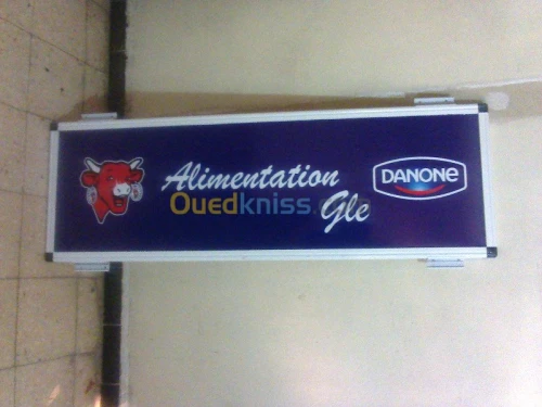 createur panneaux publicitaires