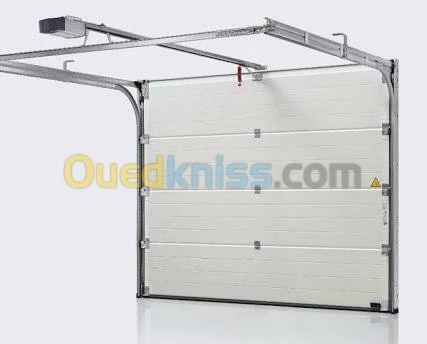 Porte de garage automatique et rideaux