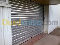 Porte de garage automatique et rideaux