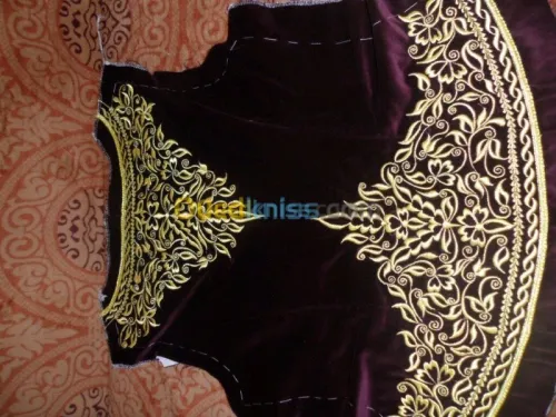 broderie moderne et traditionnelle 