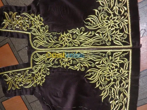 broderie moderne et traditionnelle 
