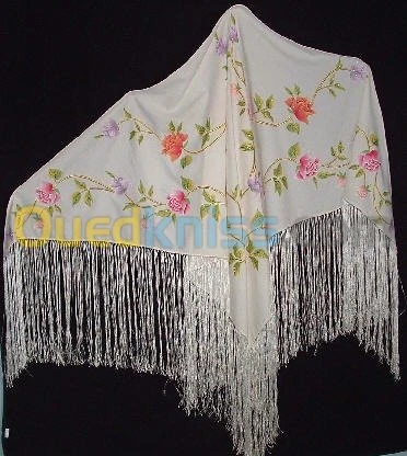 broderie moderne et traditionnelle 