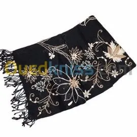 broderie moderne et traditionnelle 
