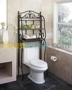 Décoration en fer forgé et en bois