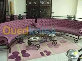 Décoration en fer forgé et en bois