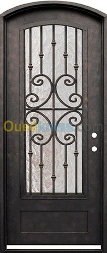 Décoration en fer forgé et en bois