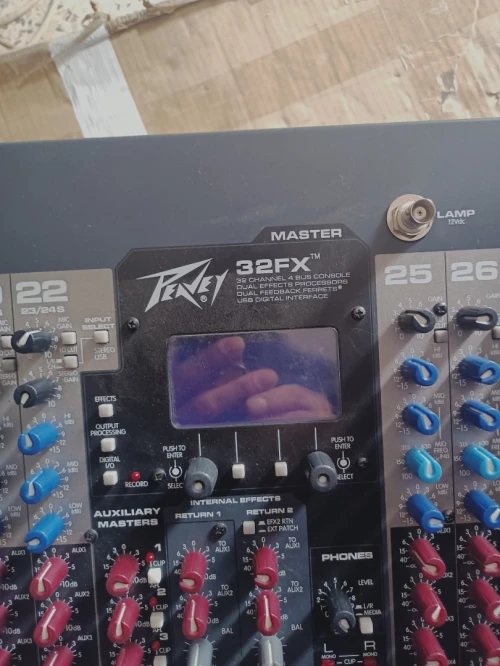 PEAVEY 32 FX