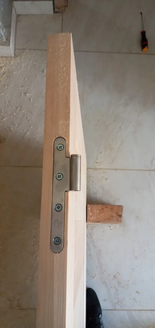 Montage porte en bois