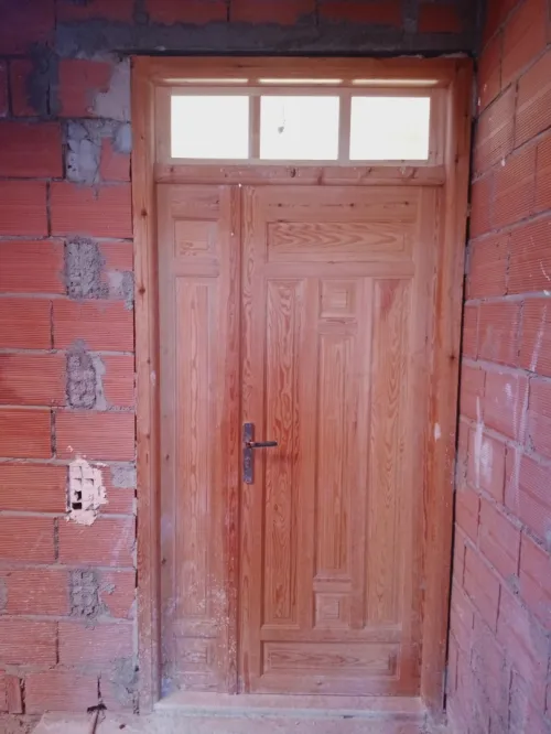 Montage porte en bois