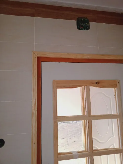 Montage porte en bois