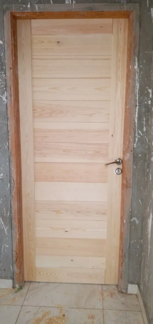 Montage porte en bois