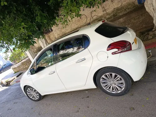 Peugeot 208 2019 Allure Facelift