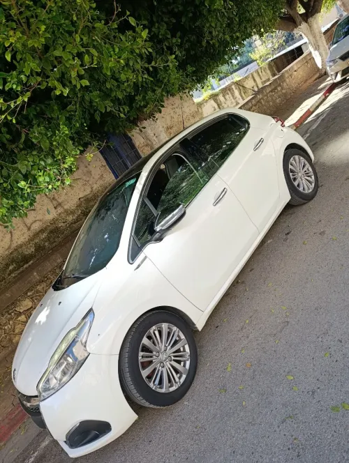 Peugeot 208 2019 Allure Facelift