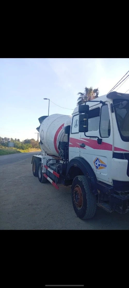 Hino Hino 2010