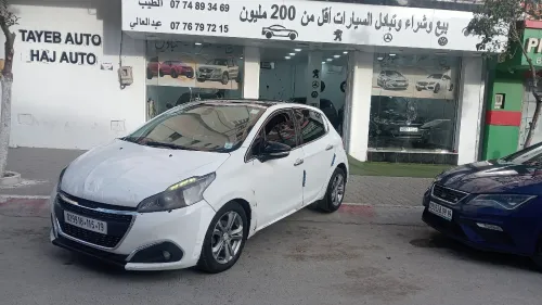 Peugeot 208 2015 Allure