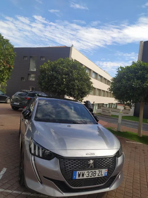 Peugeot 208 2023 GT