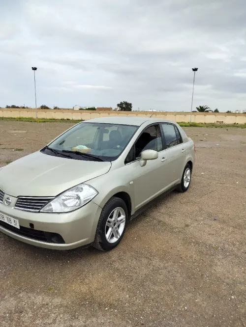 Nissan Tiida 5 portes 2008 Tiida 5 portes