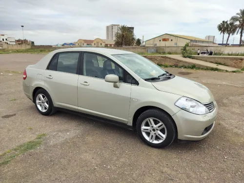 Nissan Tiida 5 portes 2008 Tiida 5 portes