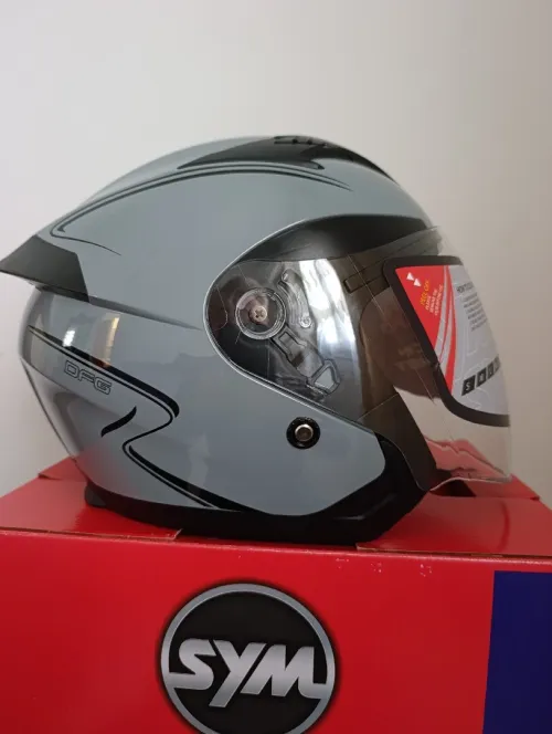 Casque moto sym