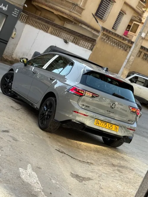 Volkswagen Golf 8 2025 R Black Edition 