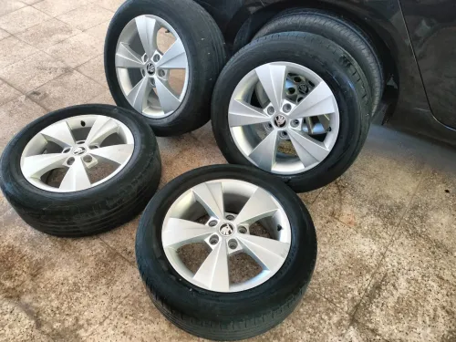 Jantes alliage 5 gojou skoda b16
