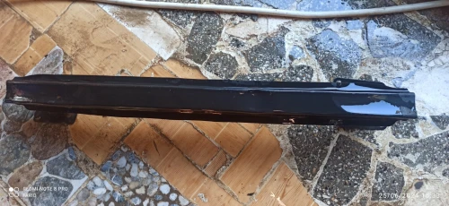 A vendre traverse pour par choc arrière pour VW Polo 