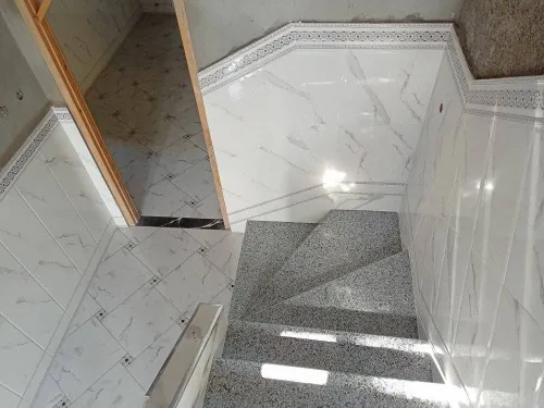 Maçon fiance faïence et del de sol ذو خبرة