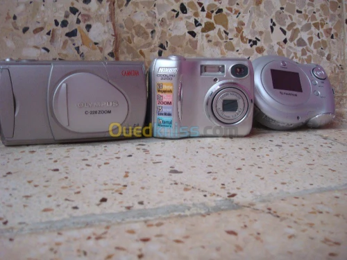 Je vend un lot d'appareils photos .