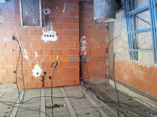 Electricien bâtiment.