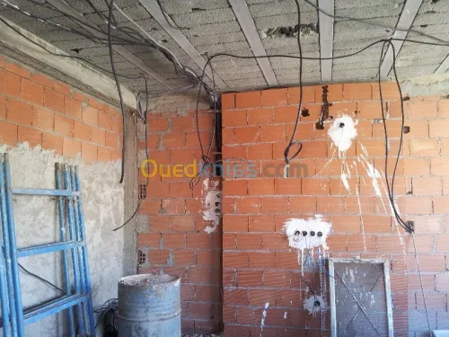 Electricien bâtiment.