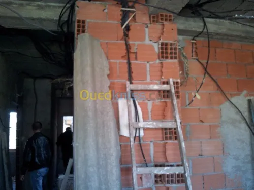 Electricien bâtiment.