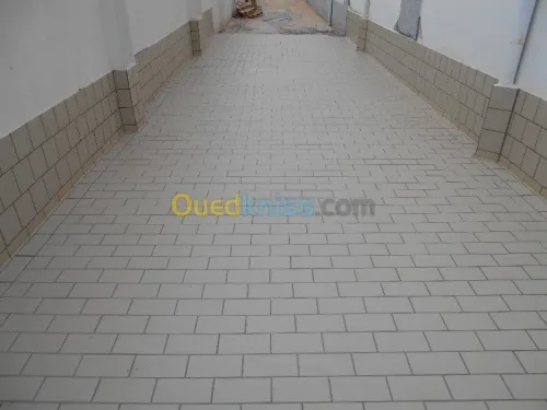 Revétement de sol anti acide