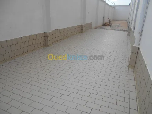 Revétement de sol anti acide