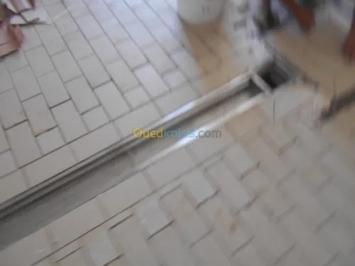 Revétement de sol anti acide