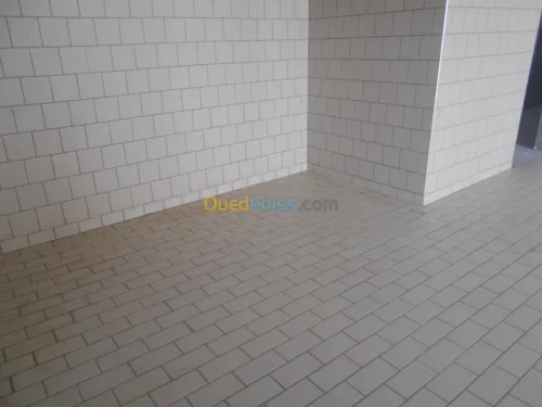 Revétement de sol anti acide