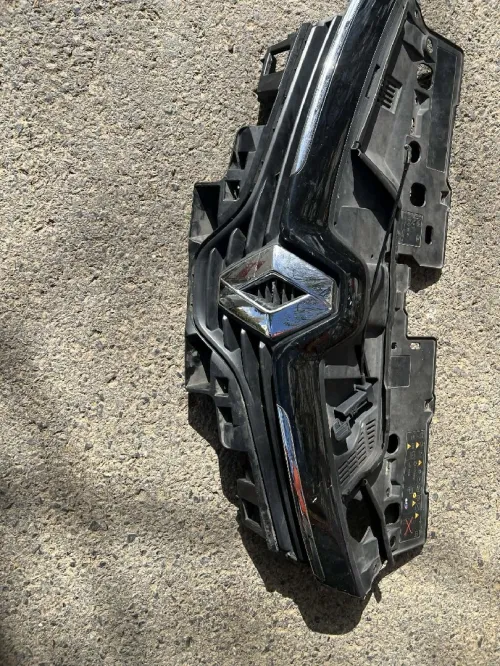 Calandre clio4 (complète)