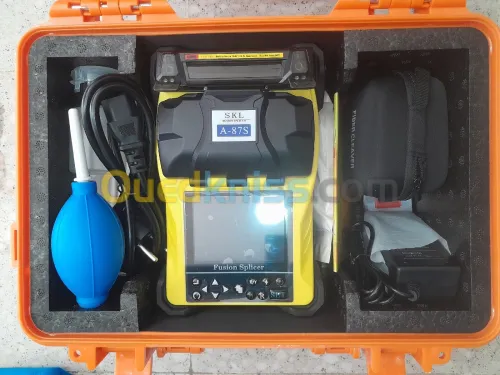 Splicing machine - fusionneuse fibre
