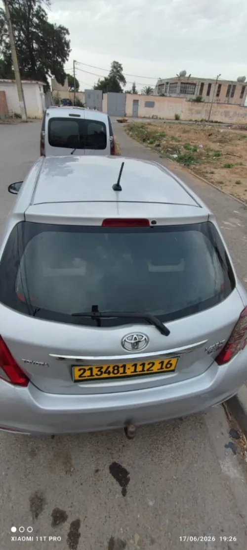 Toyota Yaris 2012 