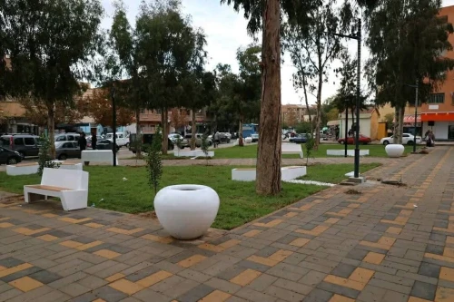 Banc et pot en GRC